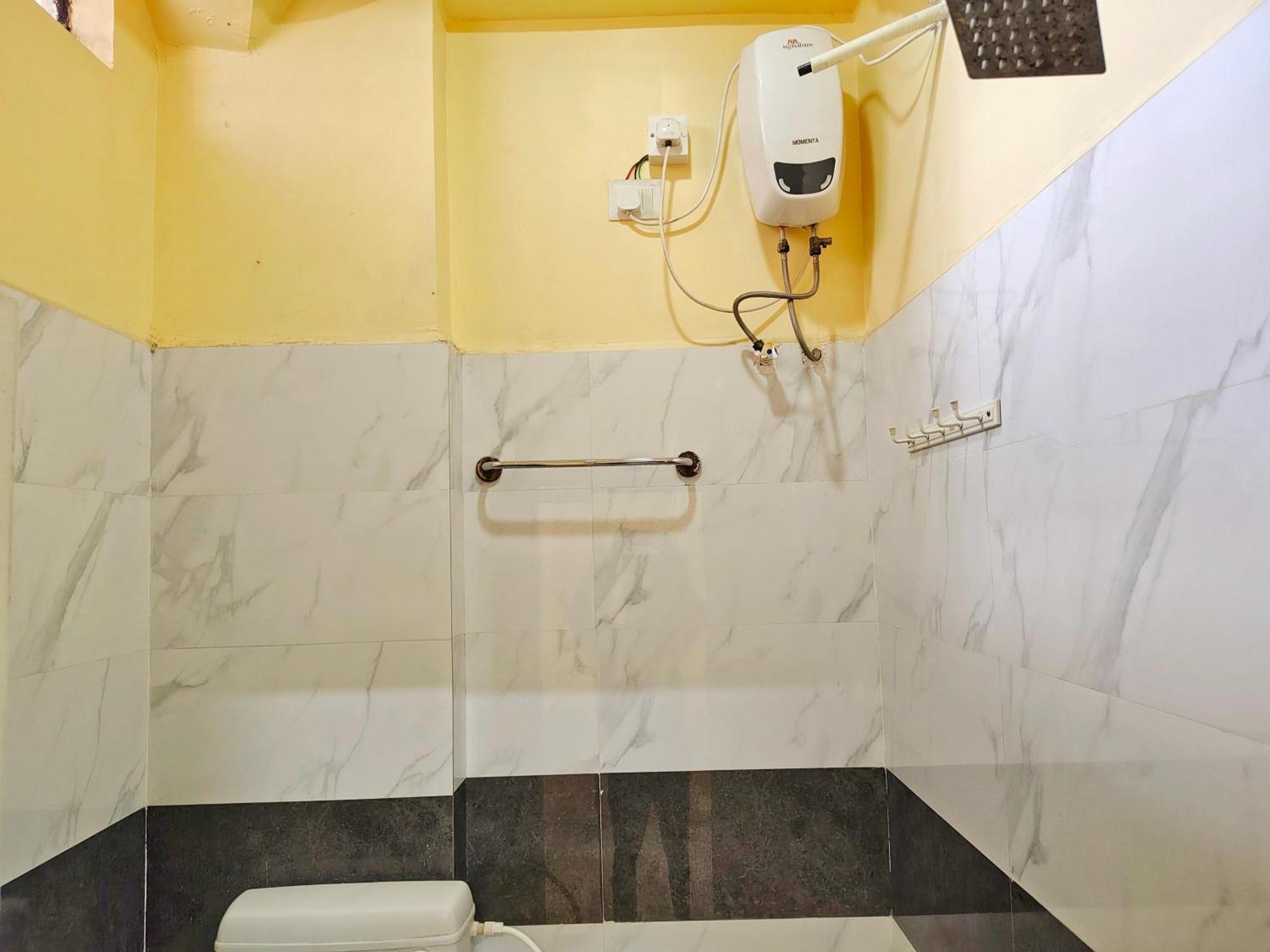 Anand Yatri Grah - Home Stay, אויאיין מראה חיצוני תמונה